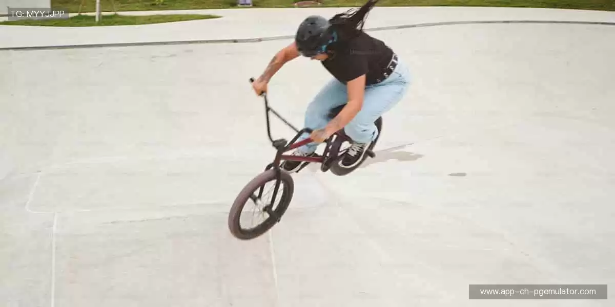 球迷的第二主场，🎯 从球星同款到限量周边，一网打尽你的热爱！